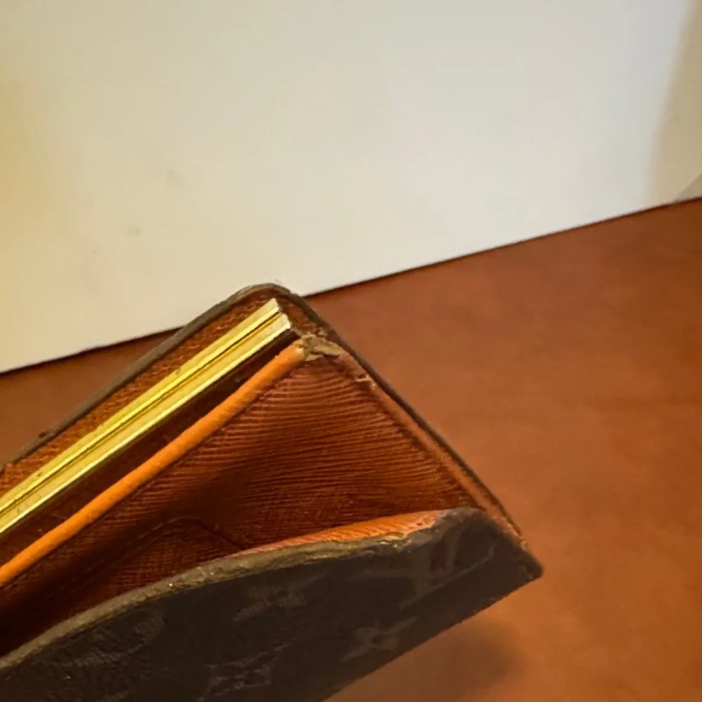 Louis Vuitton Classic Monogram Vintage Wallet - Picture 10 of 16